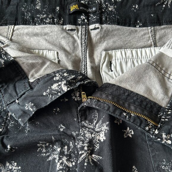 Shorts - Picture 3 of 5